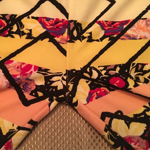 NWOT LuLaRoe Leggings - One Size (OS) - Picture 5 of 5